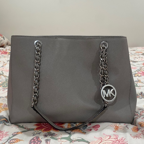 Michael Kors Leather Tote Bag - Picture 1 of 5